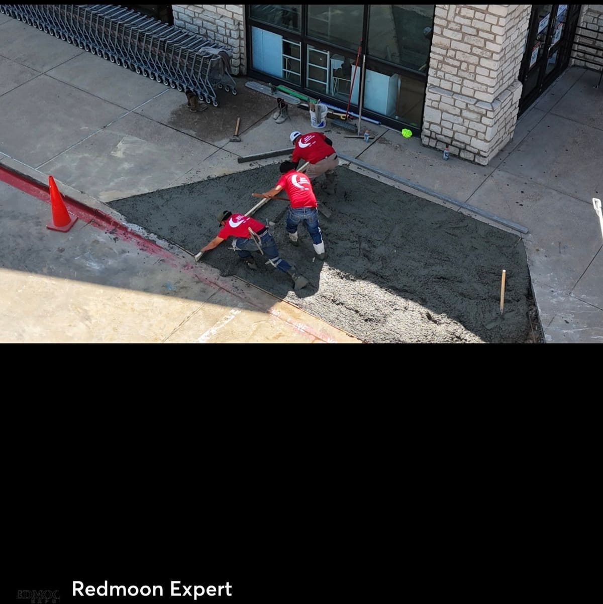 Red Moon Expert crew pouring concrete flatwork